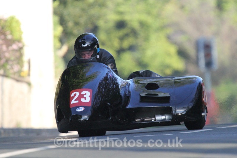IMG_5513 - Thursday Practice - TT 2013 Side Car