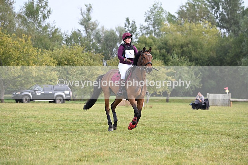 WJ6_9979 - 40cm XC Time 10:05 to 10:36