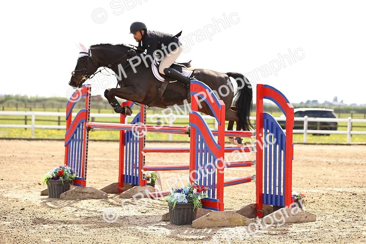  - Class 13 - Senior Foxhunter - 1.20m