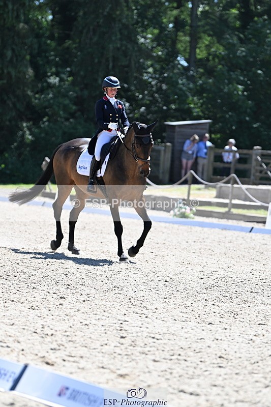 250522A-151406-03991 - C-220-Rosalind.Canter-GRAFFITO