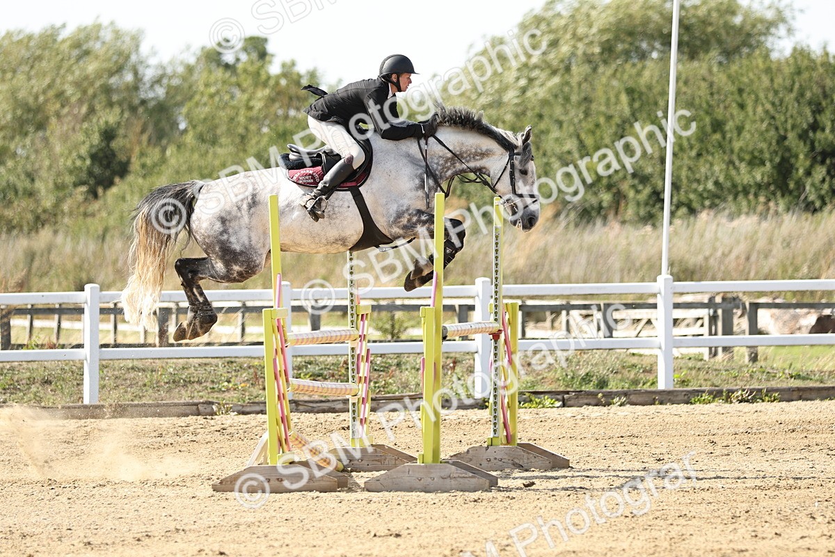 SBM_005270 - Class 6 = Senior Newcomers - 1.10m Open