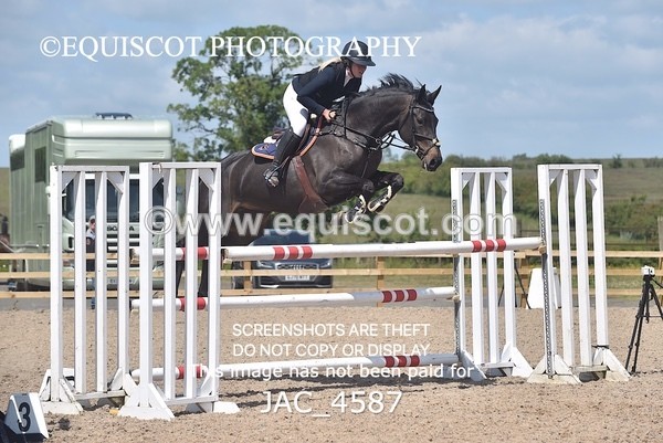 JAC_4587 - CLASS 7 Senior Foxhunter/ 1.20m Open