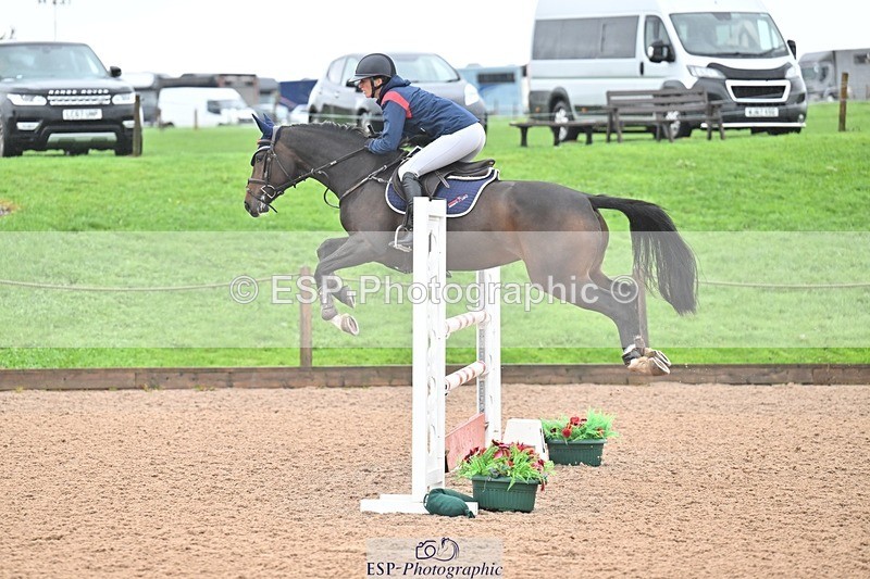 251003-131205-01049 - Cls 3 Foxhunter and 1.20m