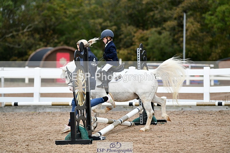 241013B-090344-00088 - Cls 1 Clear Round