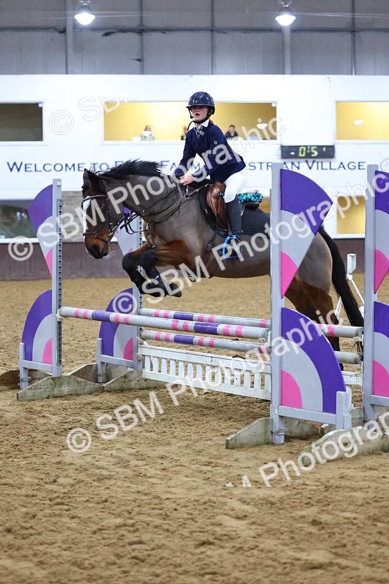 SBM_002809 - Class 6 - Holly & Ivy Stakes - 90cm