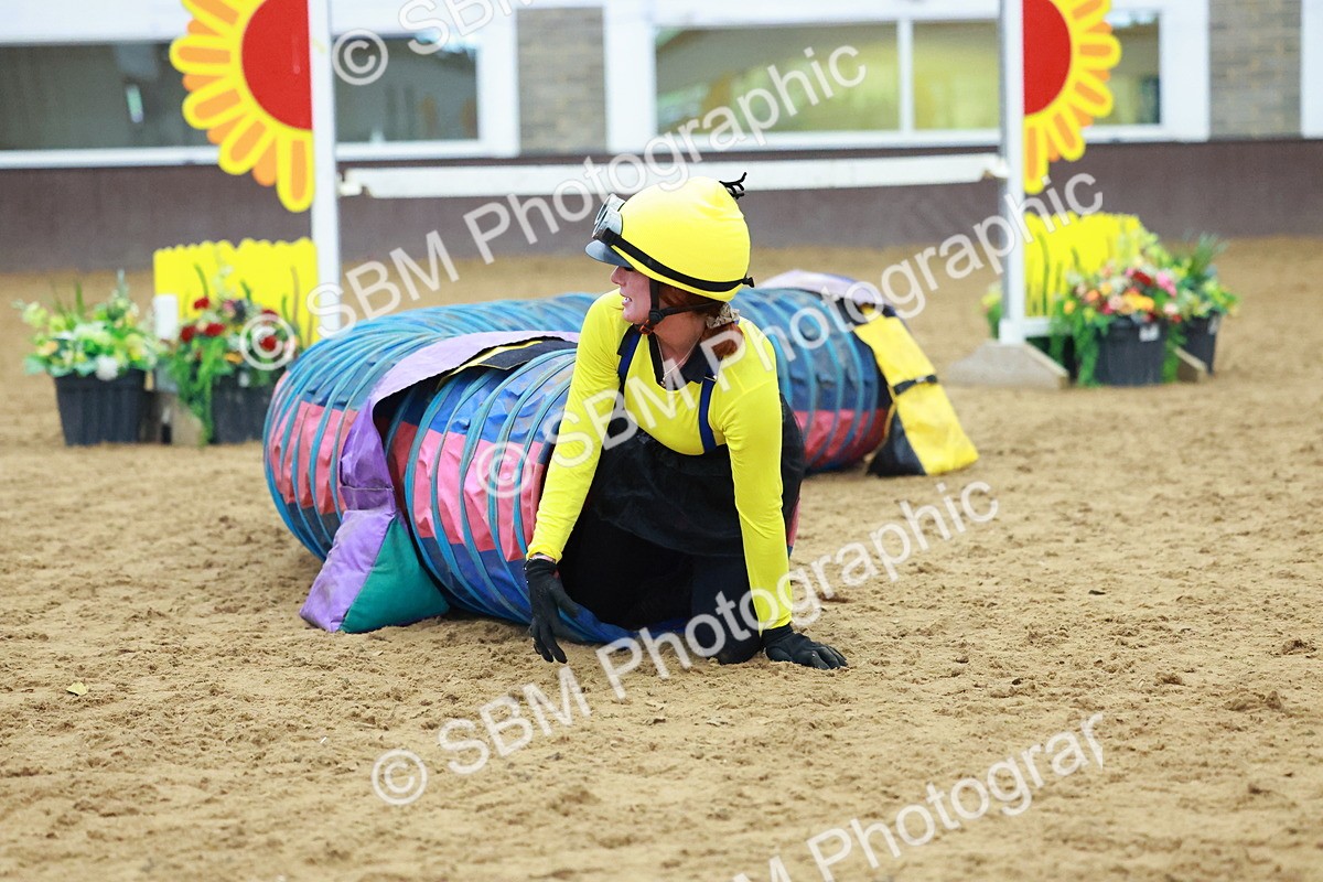 SBM_002329 - Class 3 - Horse & Hound (60cm)