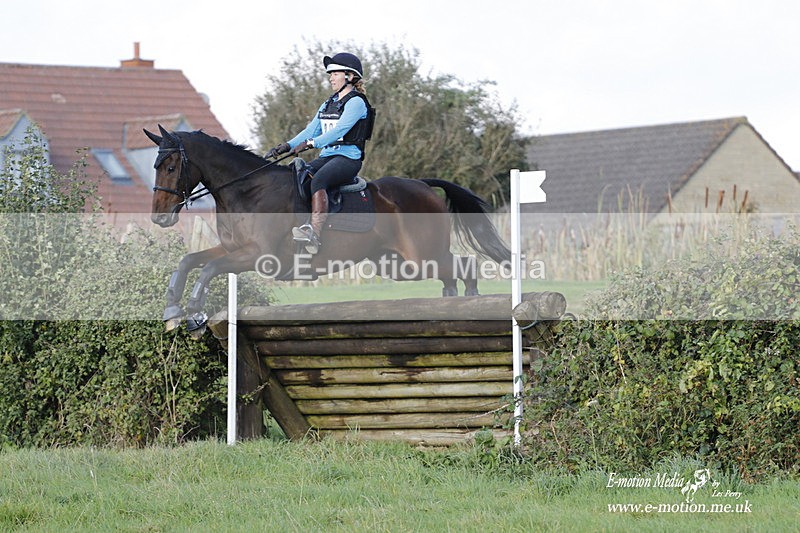  WWHT 171021 4064 - Open (1.00m)  17/10/21