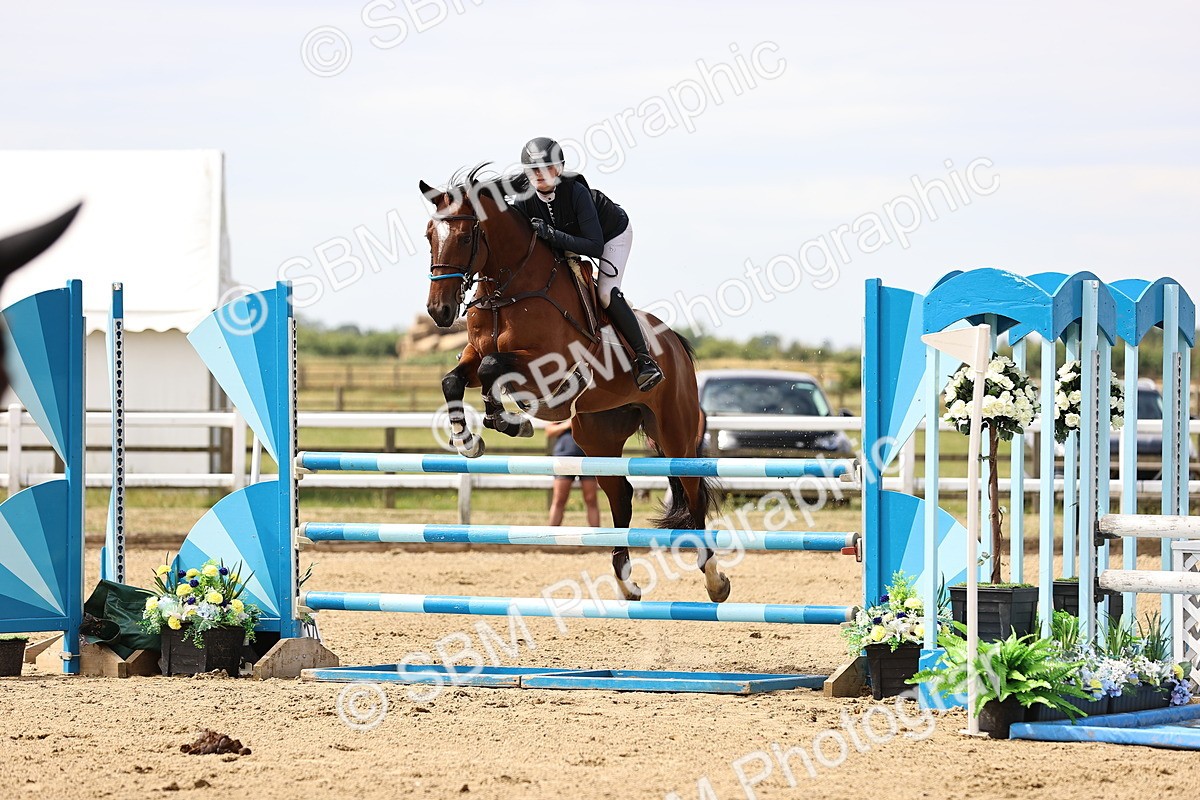 SBM_009716 - Class 8 - Senior Newcomers - 1.10  Open