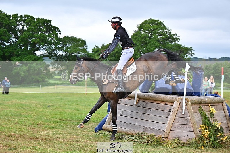 250524A-124013-10654 - B-324-Tim.Price-GARCON