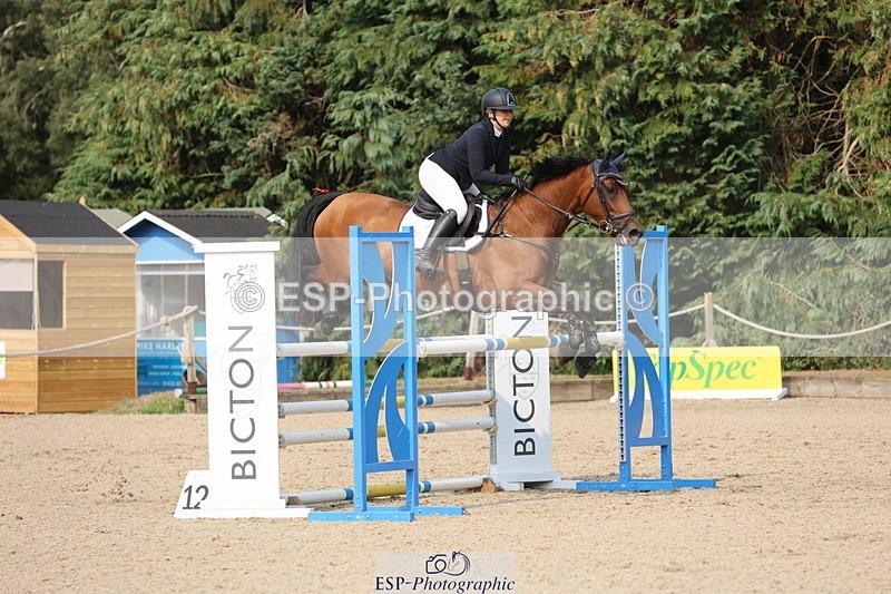 250816A-160744-02658 - Cls 9 Snr 1.10m Open