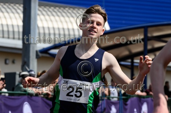 West25Sat-927280 - Track Male