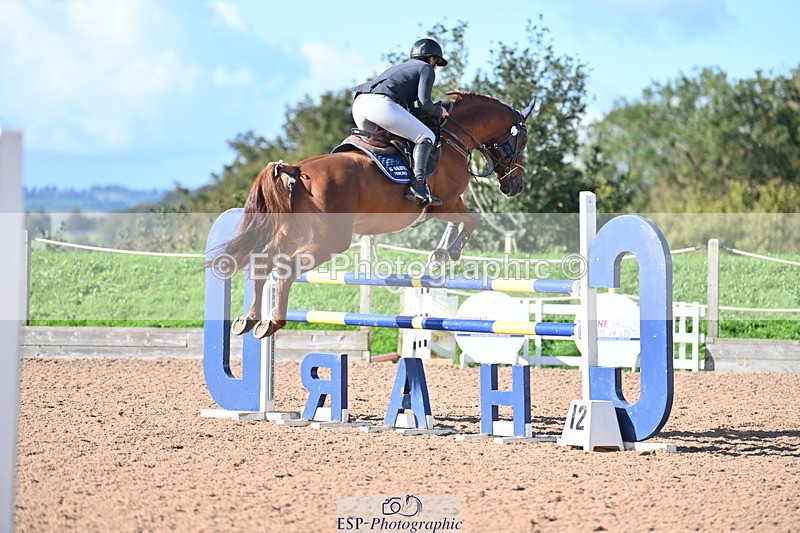 231014A-113909-04456 - Cls 18 Newcomers & 1.10m Open