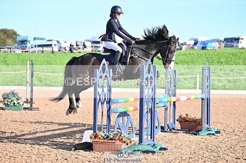 231015A-095912-07114 - Cls 28 Newcomers & 1.10m Open