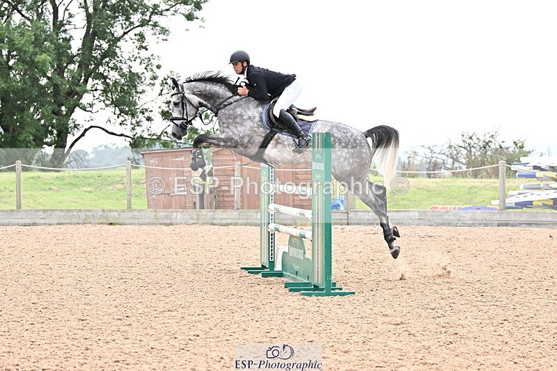 240828A-155130-01220 - Cls 5 Snr Foxhunter and 1.20m Open