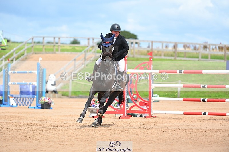 230721A-153018-07268 - Cls 10, 2 Star Big 1.45m Start to break