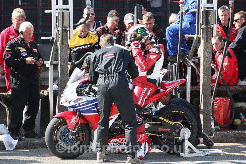IMG_0845 - Senior TT - Start Line