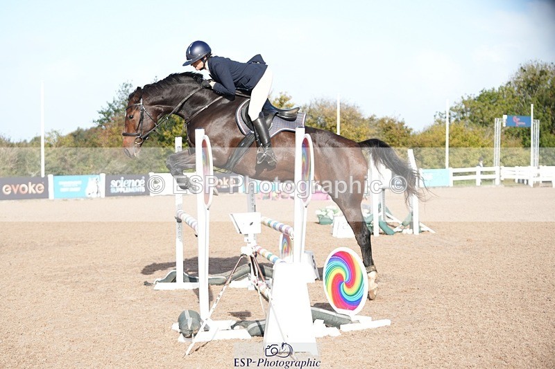 251004-101903-01736 - Cls 15 British Novice and 90cm Open