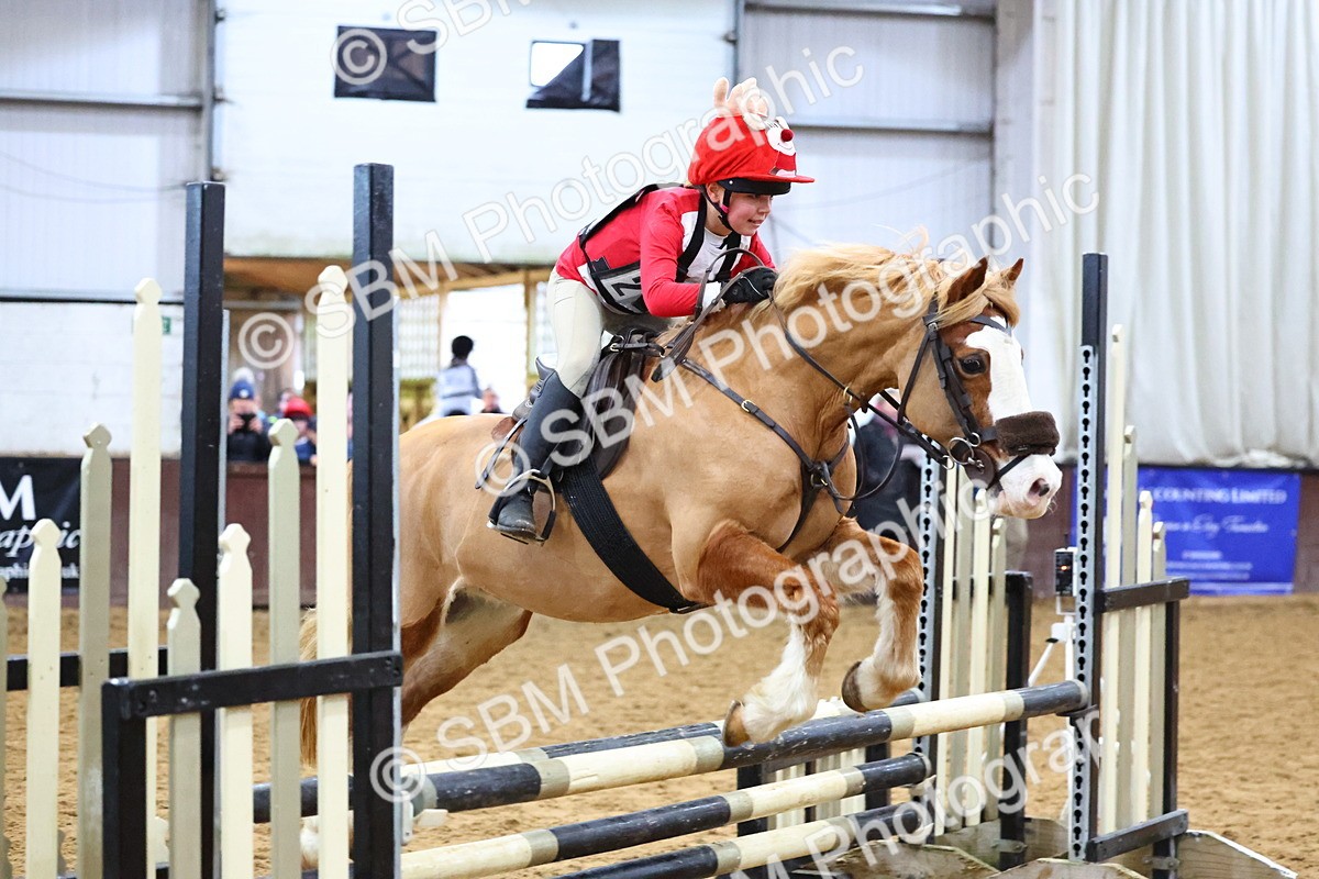 SBM_002003 - Class 4 - Festive Fences - 70cm