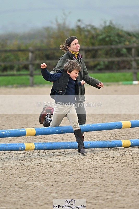 241110-100643-00188 - 40cm Showjumping