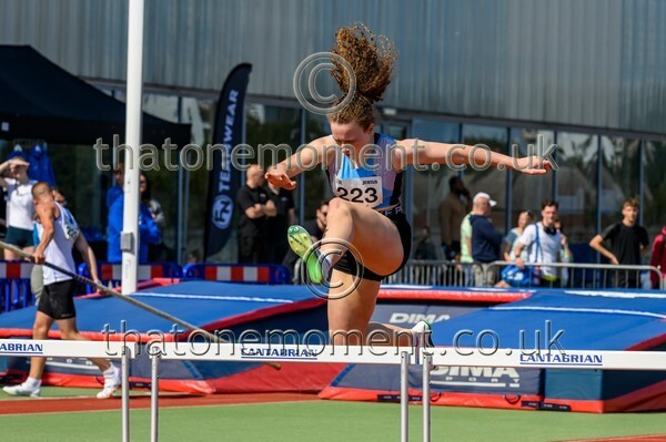 Age25SAT-916418 - Track Female Set One