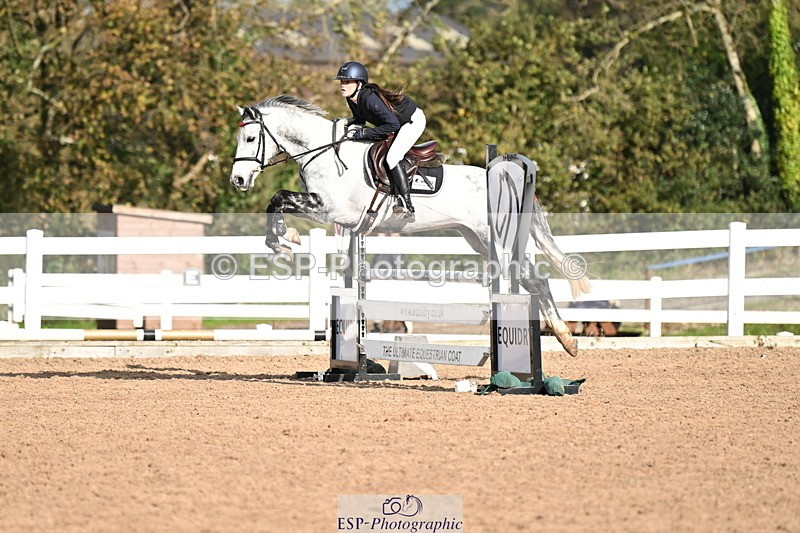 241026A-120051-00857 - SAT Cls 8 Pony Discovery and 90cm Open