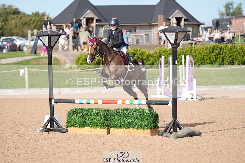 260926-153802-01270 - Cls 13 70cm Speed Derby