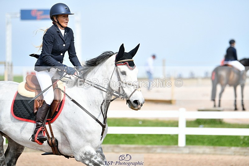 240511A-155814-14237 - Cls 25 British Novice and 90cm Open