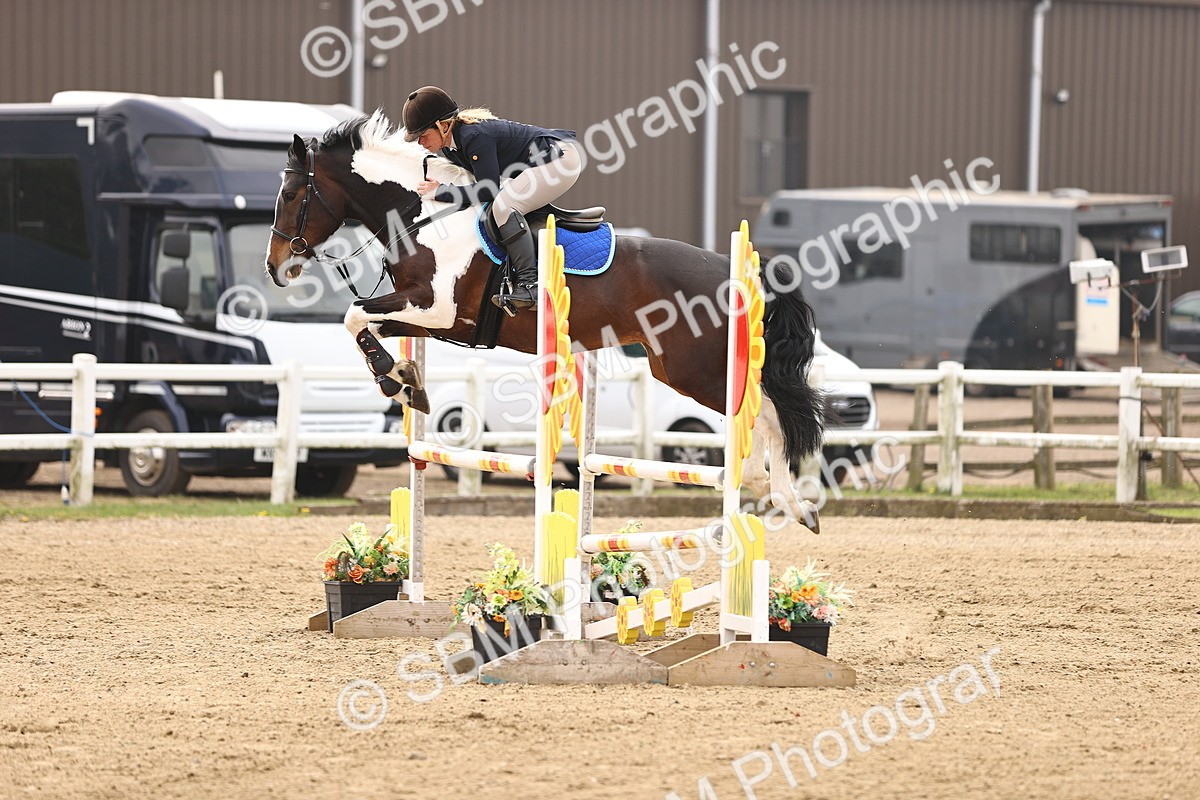  - Class 15 - Senior British novice - 90cm