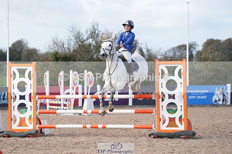 251025-141740-00616 - Cls 13 Pony Foxhunter and 1.10m