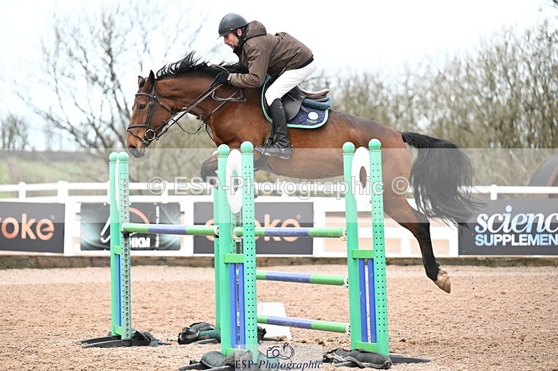 251206-133401-01129 - Cls 13 Snr Foxhunter and 1.20m