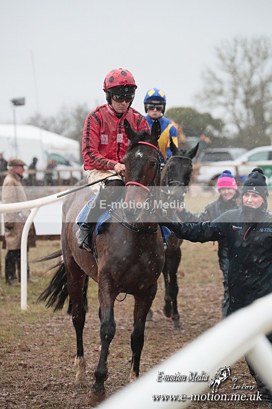 PtP 260125 1009 - Cocklebarrow Point-to-Point racing with the Heythrop Hunt 26/01/25