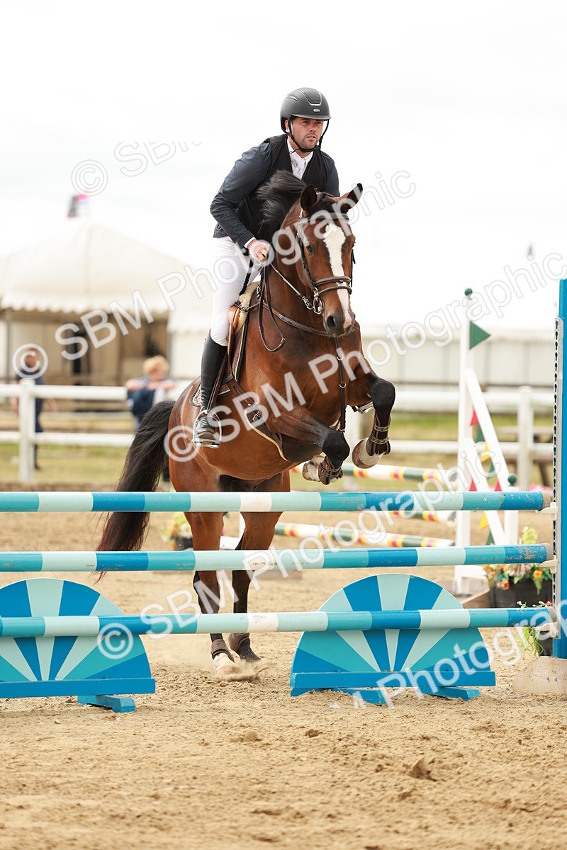 SBM_006988 - Class 2 - Senior Discovery - 1.00m Open