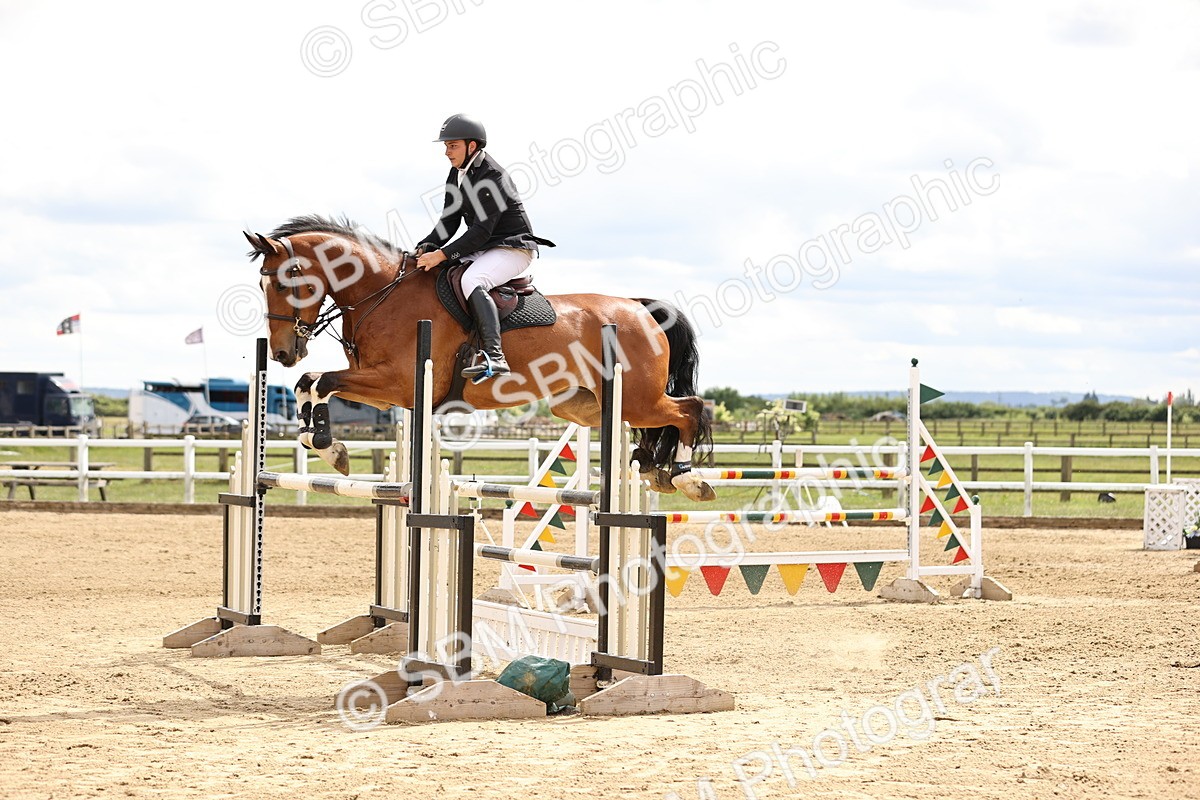 SBM_003433 - Class 11 - Senior Newcomers - 1.10m