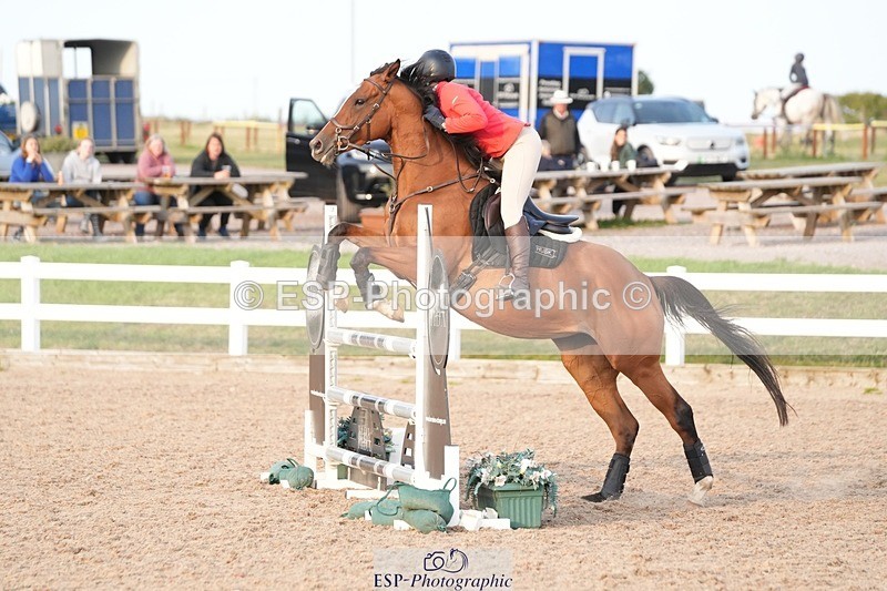 250805-192658-00837 - 1m and 1.10m