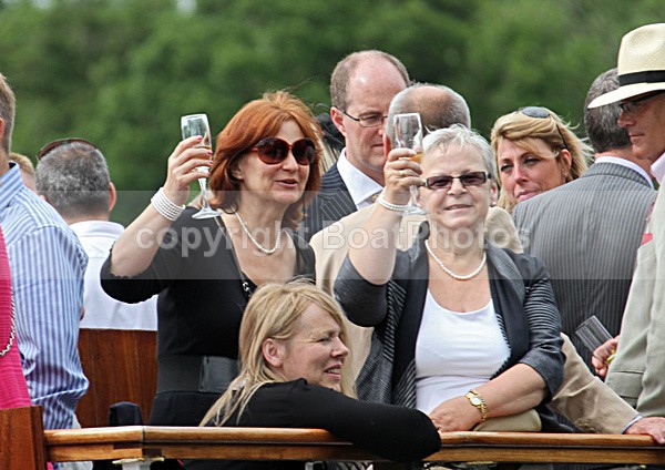 100702 HENLEY REGATTA IMG_0068 - HENLEY REGATTA - FRIDAY 2nd JULY 2010