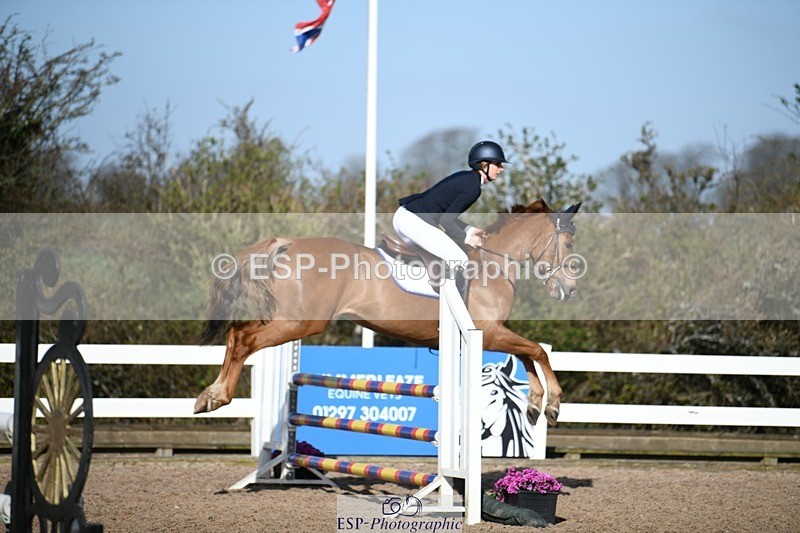 250330-100039-05956 - Cls 32 British Novice and 90cm