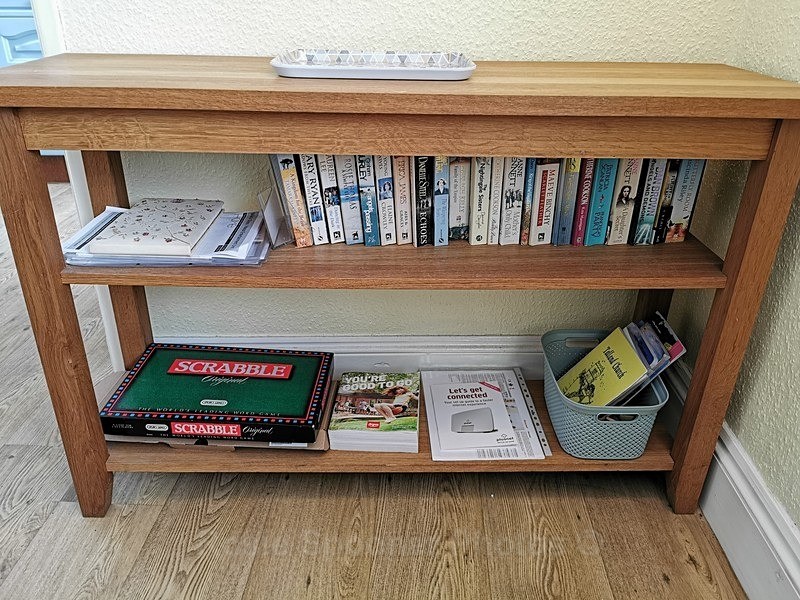 Books games and information - ROSIE'S HOLIDAY LET DOLPHINS