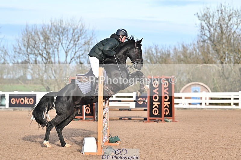 251126-093418-00044 - Cls 0 + 1, Clear Round, British Novice and 90cm