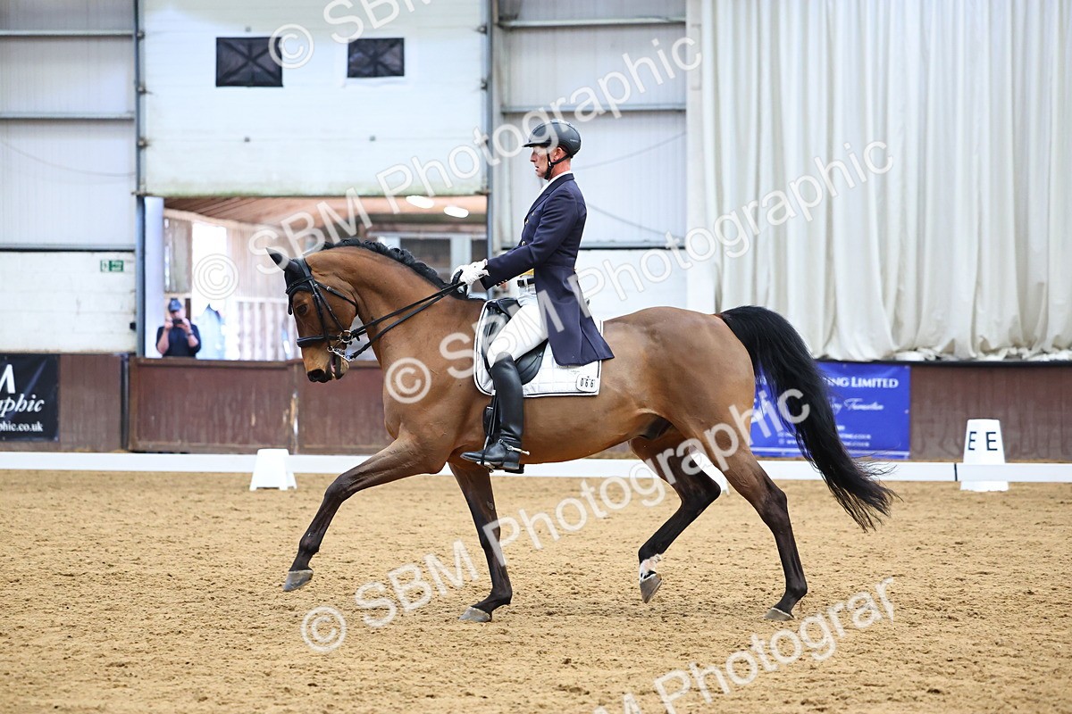 SBM_008202 - Class 32 - FEI intermediate II