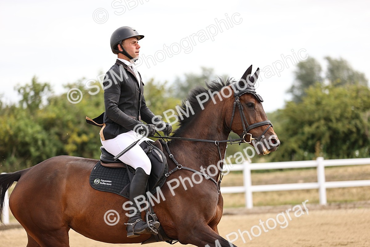 SBM_009566 - Class 8 - Senior Newcomers - 1.10  Open