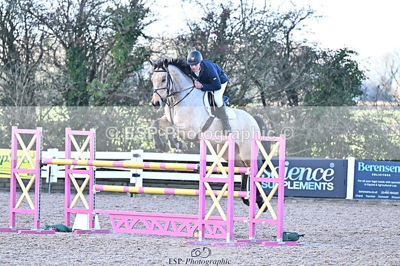 251203-131734-00664 - Cls 4 Newcomers and 1.10m Open