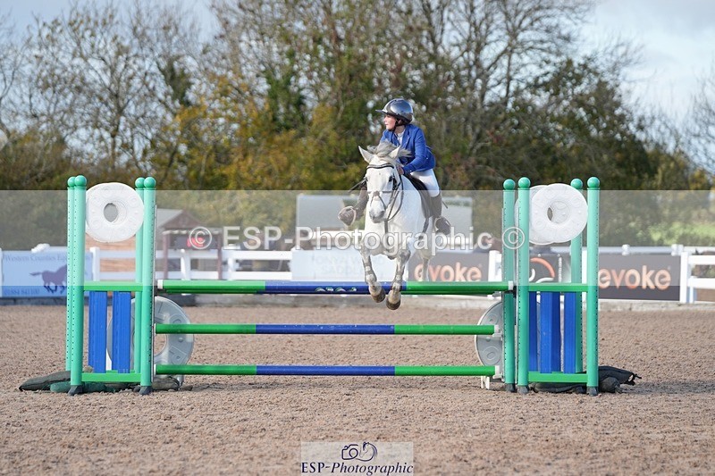 251025-135539-00585 - Cls 10 Pony Newcomers and 1m