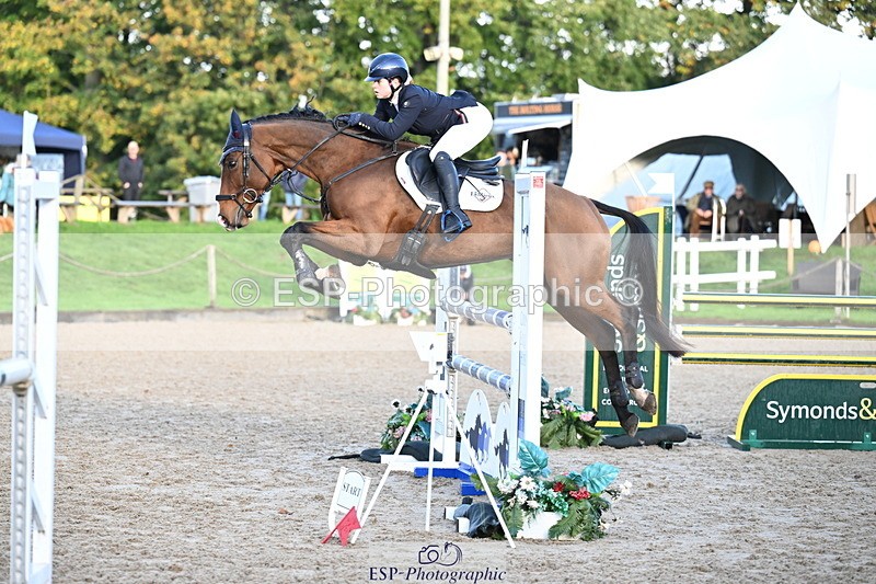 251024A-093318-06109 - B-104-Millie.Juleff