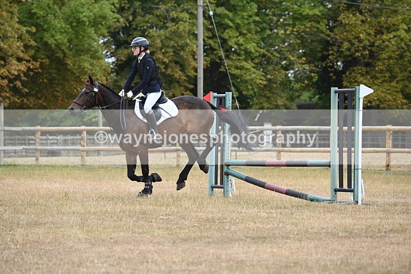 WJ6_0547 - Class 14 Intermediate Jumping 75cm