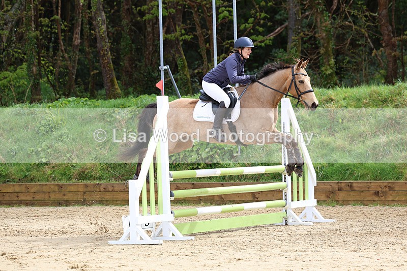 3E7A0891 - Class 4: Senior British Novice/90cm open