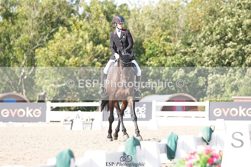 250906-160001-04930 - 100-Adele.RonchettiFamily.Affair