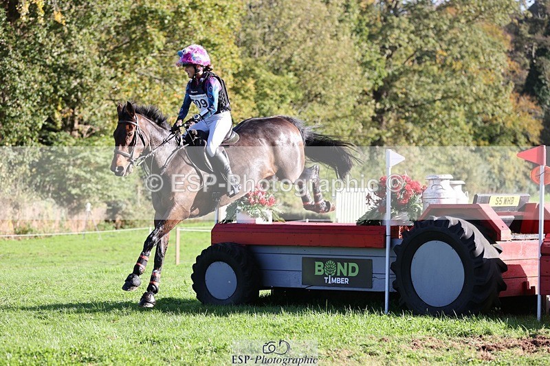 241026-142529-14065 - 509-Tichy.Sanders-SPARHANGER.VELVET