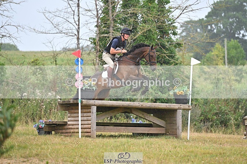 250803A-131111-14039 - M-574-William.Fox-Pitt-JABBEKA