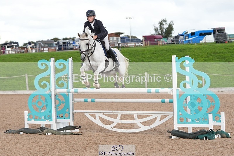 250921-122336-02907 - Cls 9 Pony Foxhunter and 1.10m