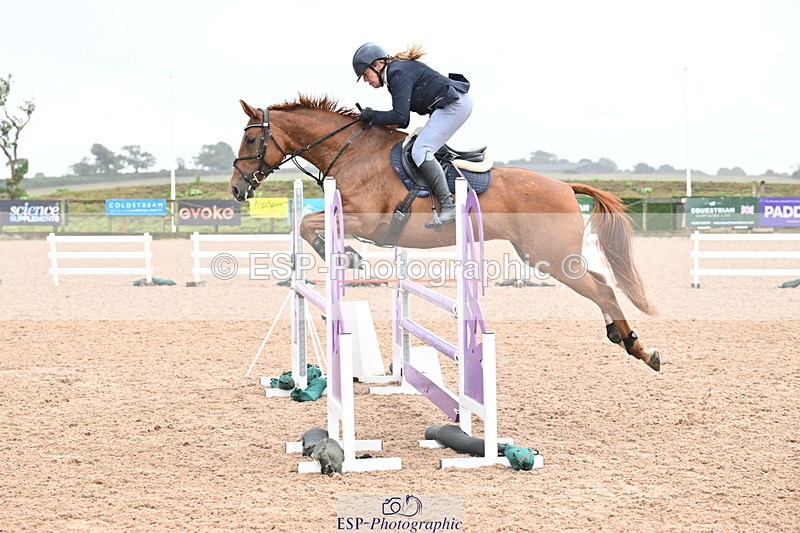 250827B-104720-00142 - Clear Round & Cls 1 Brit Nov 90cm